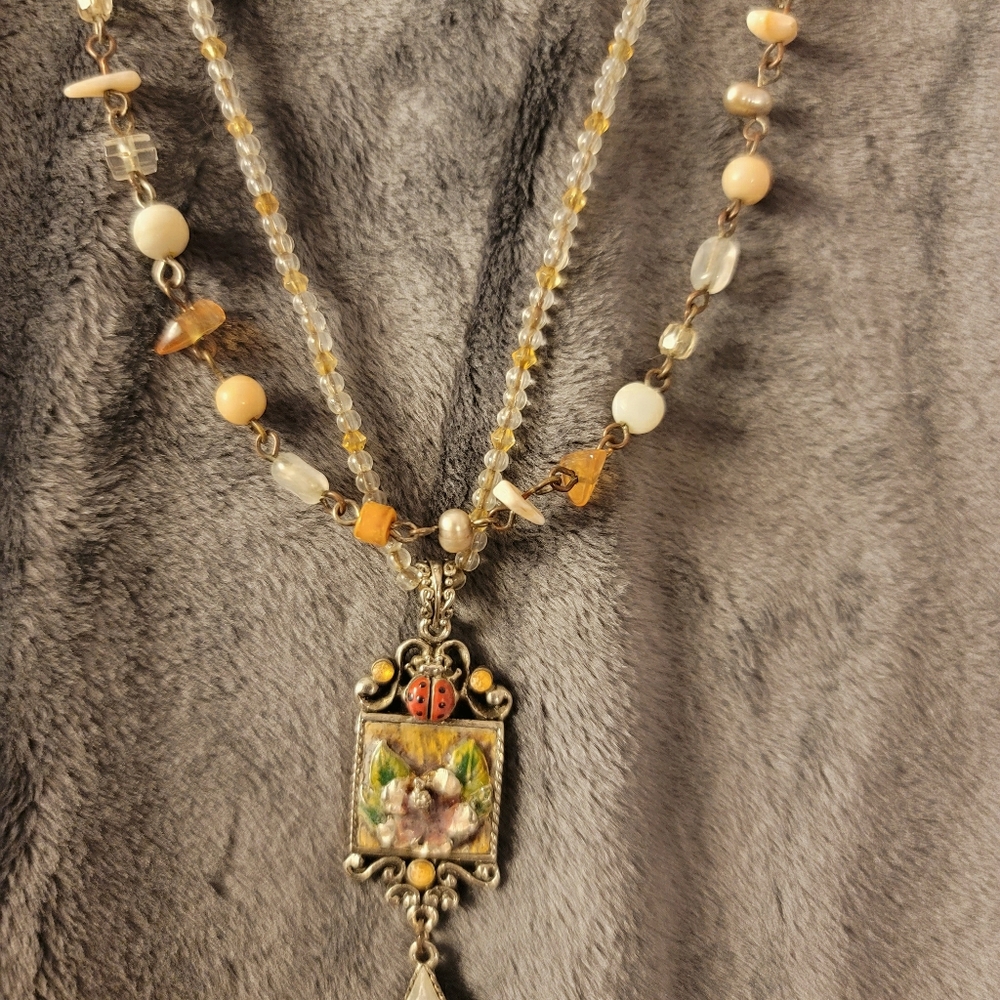 Nexklace with unique pendant